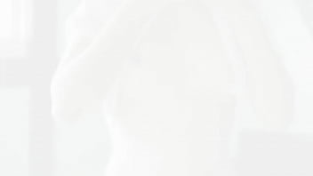 日本人の女の子が彼女の甘い愛情のある大人のおもちゃのワイルドサイドを発見！