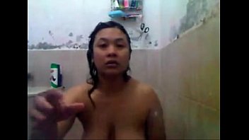 私は私の猫とおっぱいに触れています.....あなたのコメントを願っています;）