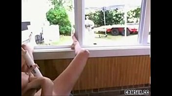 ボインの巨乳ベイビーは窓の前で猫をファックします潮吹き日立パブリックデア